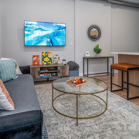 Prime Otr, 3 Lux Queen Beds, Two 55In Tvs, Steps To Tql, Findlay Market, Light Rail, Fast Wifi Cincinnati Exteriör bild