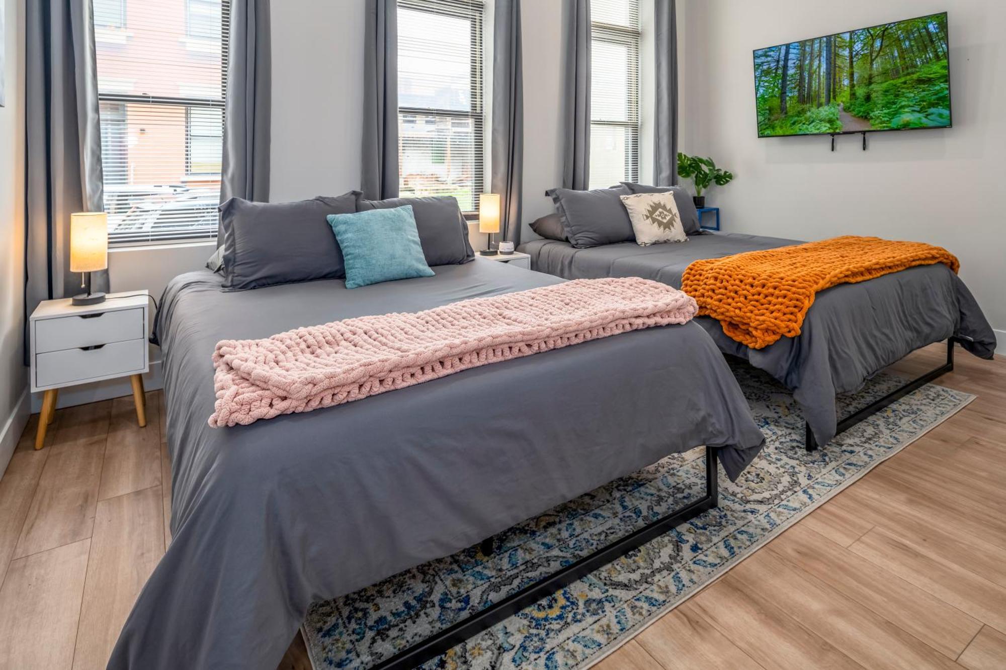Prime Otr, 3 Lux Queen Beds, Two 55In Tvs, Steps To Tql, Findlay Market, Light Rail, Fast Wifi Cincinnati Exteriör bild