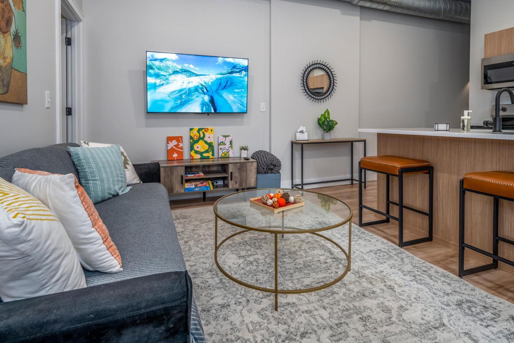 Prime Otr, 3 Lux Queen Beds, Two 55In Tvs, Steps To Tql, Findlay Market, Light Rail, Fast Wifi Cincinnati Exteriör bild