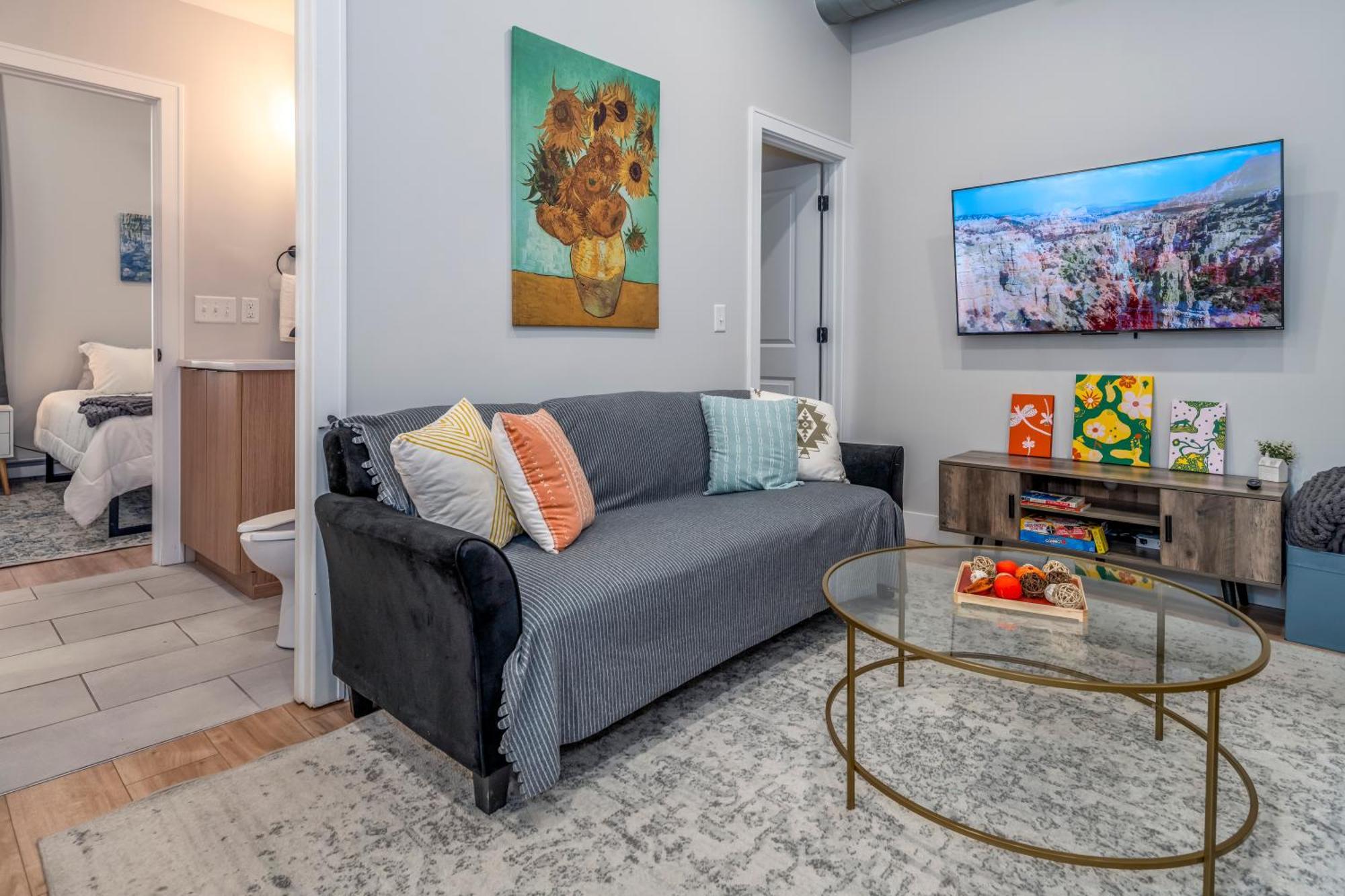 Prime Otr, 3 Lux Queen Beds, Two 55In Tvs, Steps To Tql, Findlay Market, Light Rail, Fast Wifi Cincinnati Exteriör bild