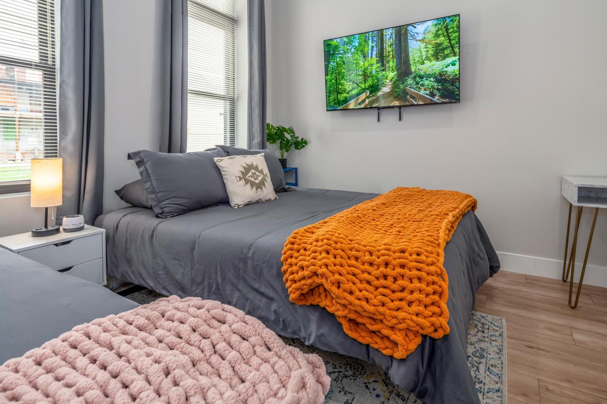 Prime Otr, 3 Lux Queen Beds, Two 55In Tvs, Steps To Tql, Findlay Market, Light Rail, Fast Wifi Cincinnati Exteriör bild