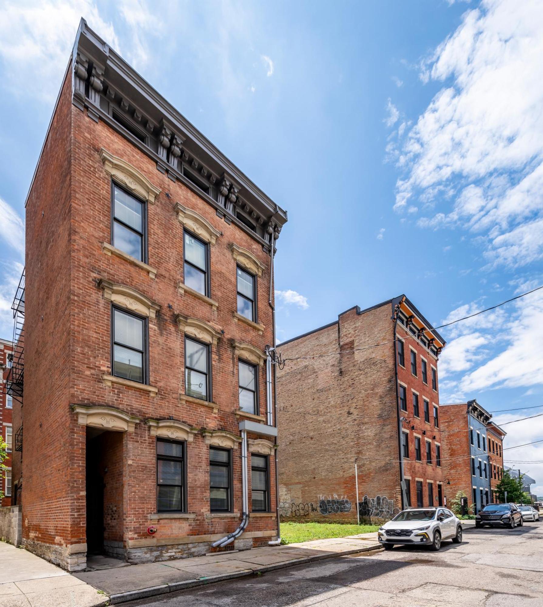 Prime Otr, 3 Lux Queen Beds, Two 55In Tvs, Steps To Tql, Findlay Market, Light Rail, Fast Wifi Cincinnati Exteriör bild